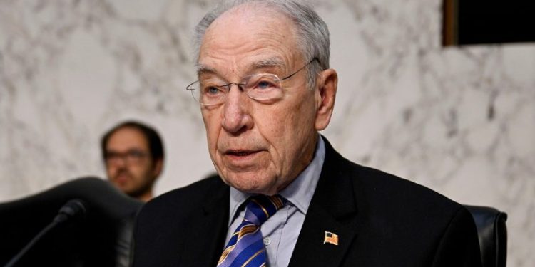 Top GOP senator defies Trump demand to bend Senate rules for his court picks