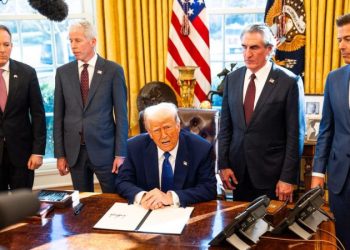 Trump officials urged to boycott UN climate summit as Trump seethes climate change is a ‘con job’