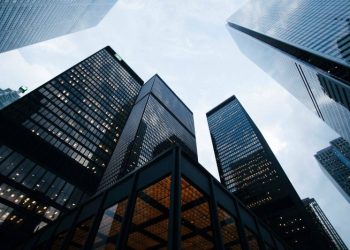 Crypto Market Update: JPMorgan Deploys Dollar Deposit Token, Visa Launches Stablecoin Pilot